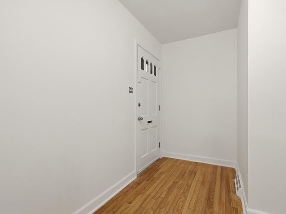 4th image of 3919 Brixton Ln