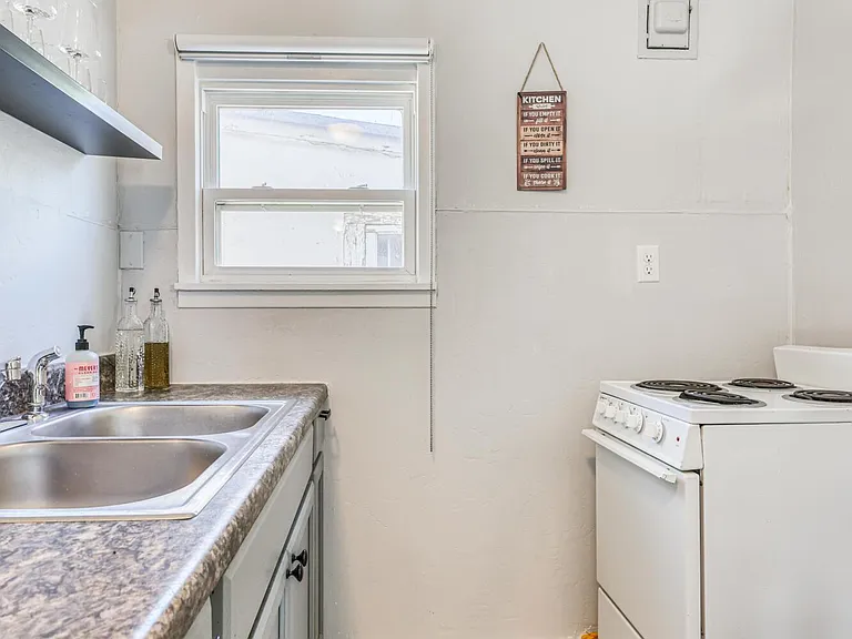 2729 Pershing Dr #REAR — Photo 17