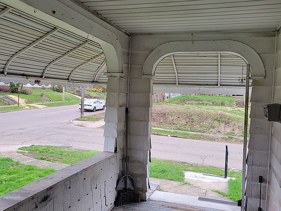 2nd image of 736 Eastland Ave #1