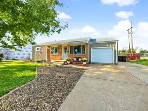 1216 Windsor Dr, Salina, KS 67401