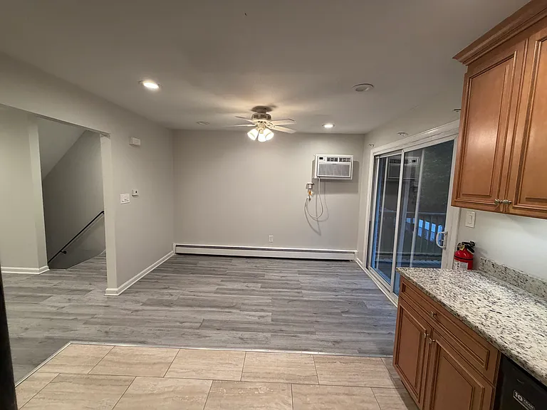 Eat-In Kitchen