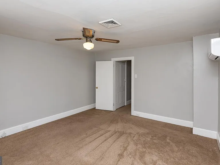 334 E Conestoga Rd — Photo 24