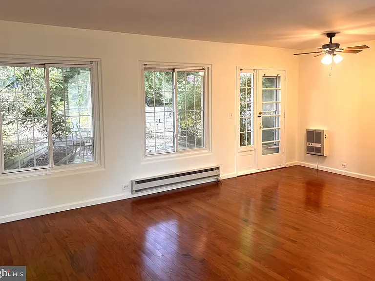 1643 Preston Rd — Photo 11