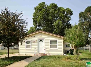 317 E 24th St, South Sioux City, NE 68776