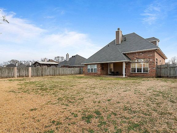 4th image of 5811 Gold Crest Dr