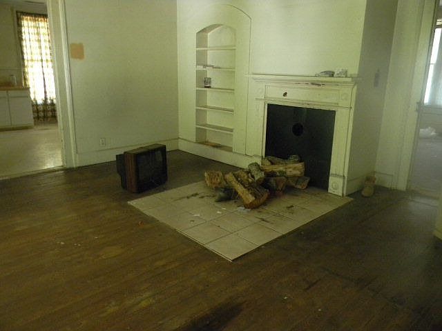 2nd image of 402 Adamson Ave