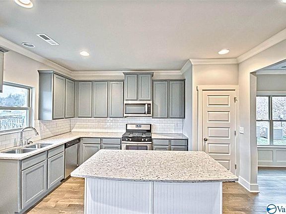4th image of 5110 Devonshire Dr