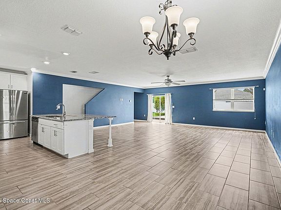 5th image of 414 Hancock St SW