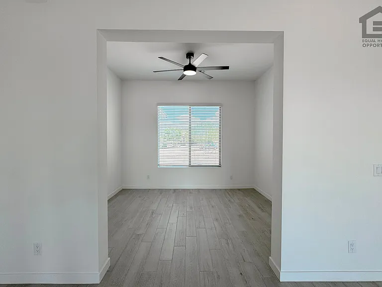 18108 W Morning Vista Ln — Photo 11