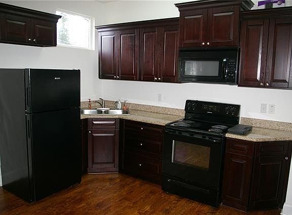2nd image of 411 S Chestnut St #B