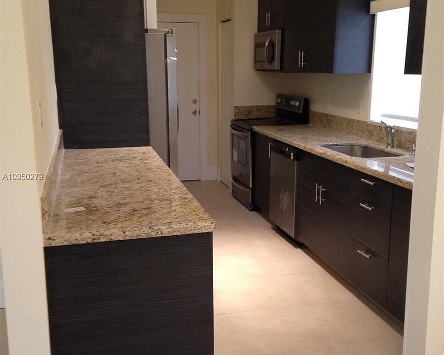 1st image of 18340 NE 20th Pl