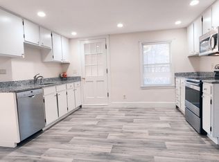 34 Pond St APT 3, Salem, NH 03079
