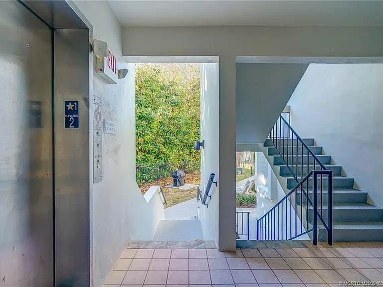 1289 NE Ocean Blvd #4 — Photo 38