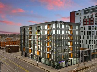 300 S Clinton St #706, Iowacity, IA