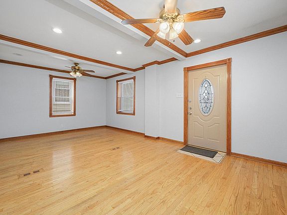 5th image of 4559 N McVicker Ave
