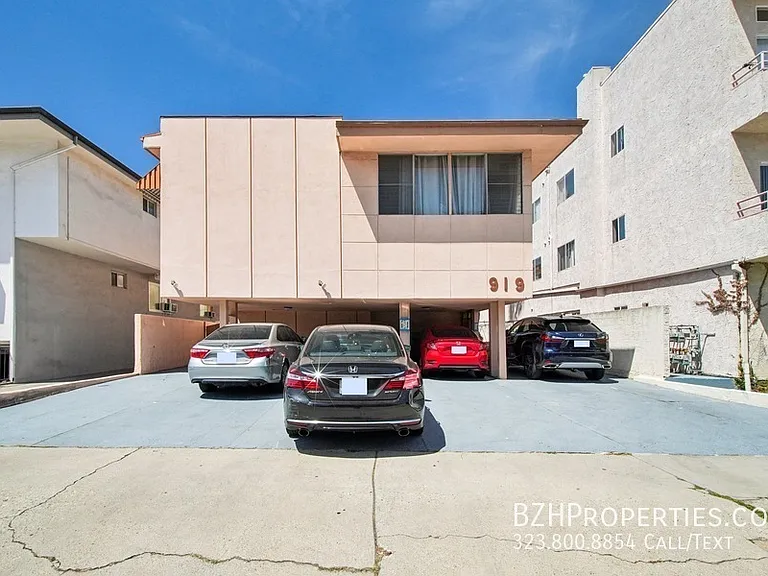 919 S Sherbourne Dr #1C — Photo 24