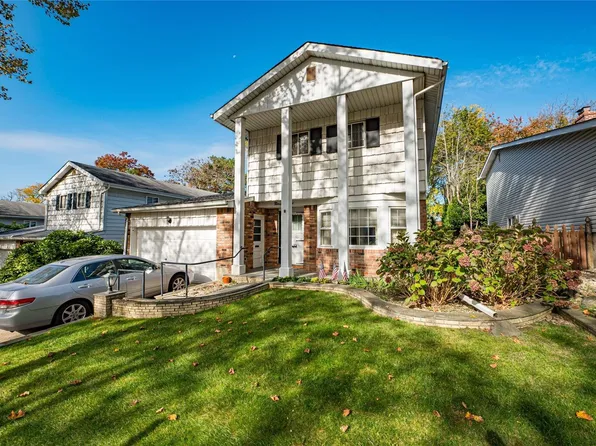 99 Radcliff Avenue, Port Washington, NY 11050