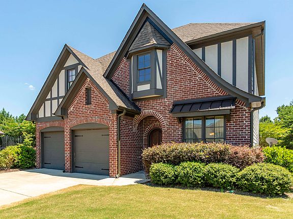 2nd image of 1406 Mountain Ln