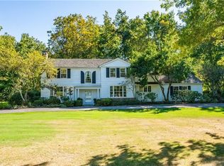 32975 Creekside Dr, Pepper Pike, OH 44124