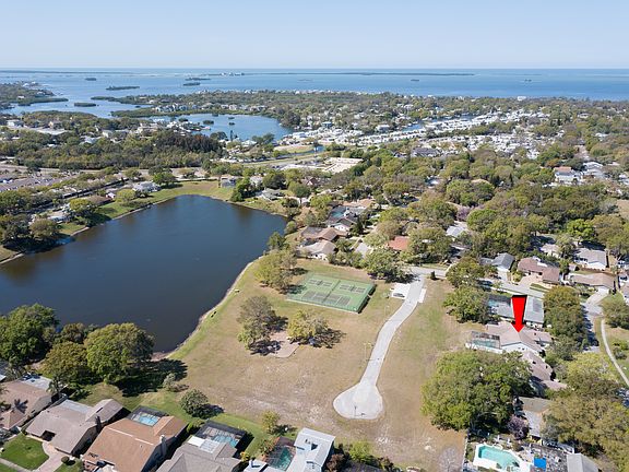 5th image of 2376 Hidden Lake Dr