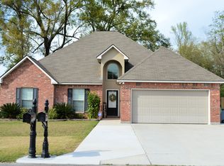 424 E Oak Haven St, Gonzales, LA 70737