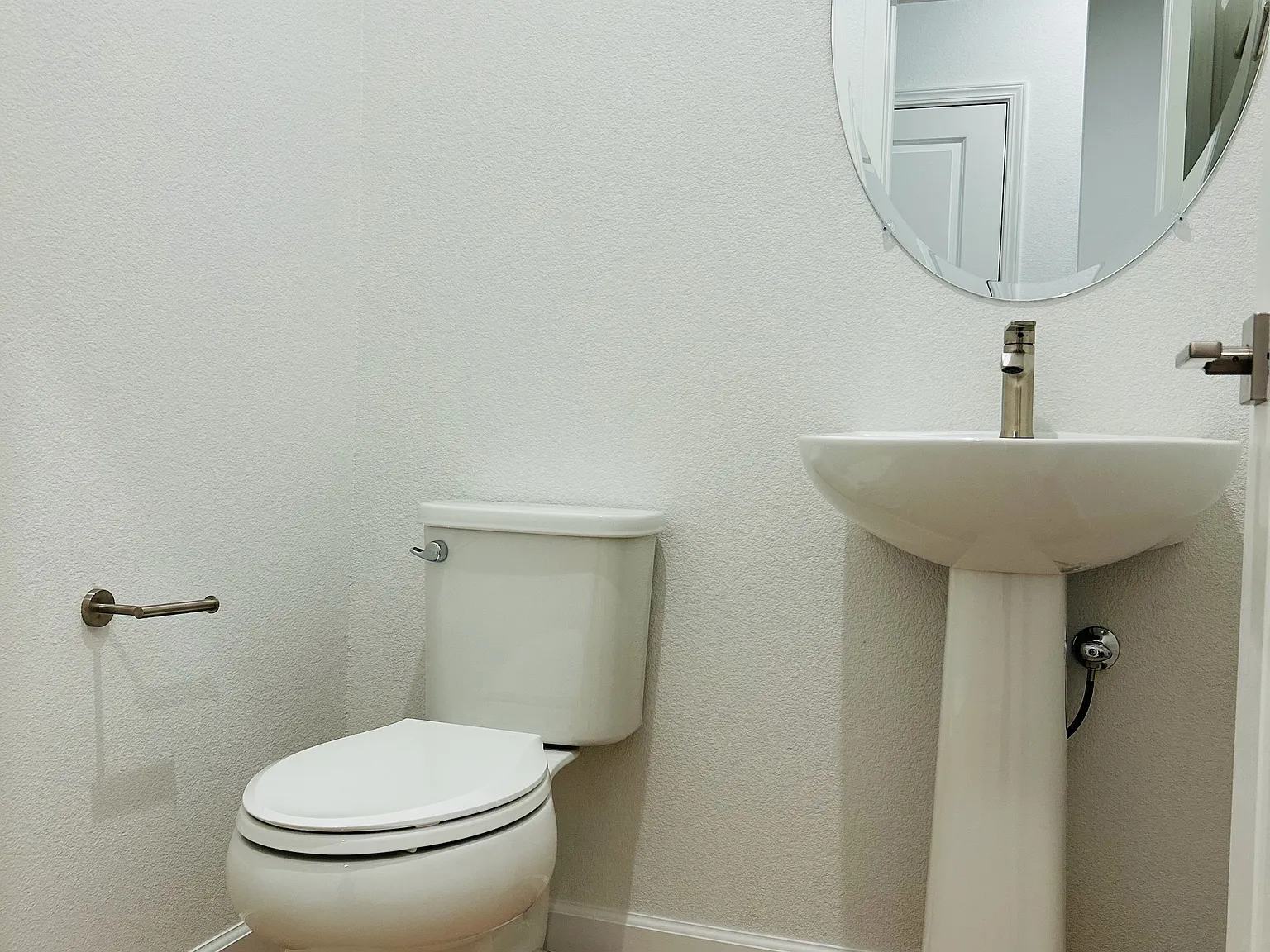 3 bed, 2.5 bath, 1833 sqft, $3,550 — Photo 4