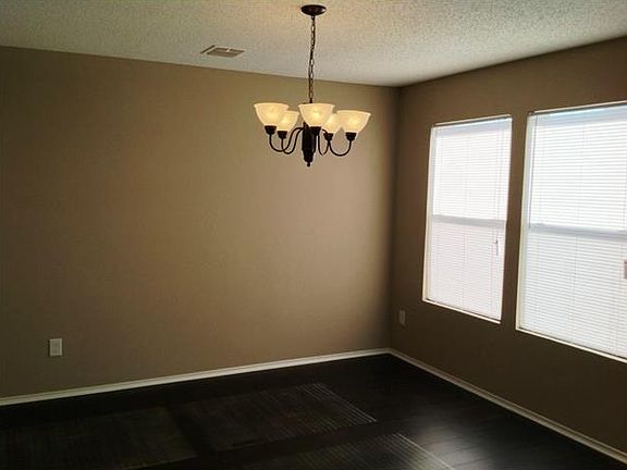 4th image of 1416 Greenbrook Dr