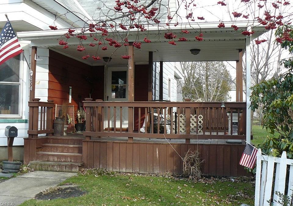2nd image of 454 Mill St