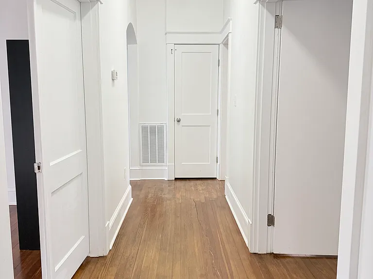 2205 Mayflower Dr — Photo 7