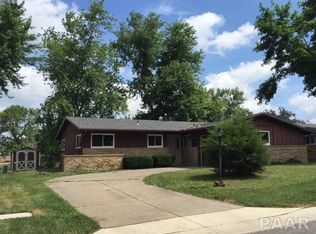 1401 Bobolink Dr, Washington, IL 61571
