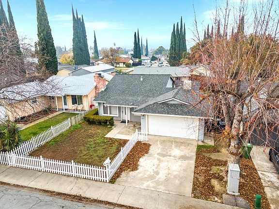4th image of 1415 Cypress Dr