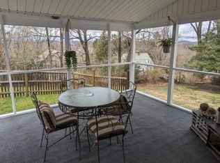 9 Topstone Dr, Danbury, CT 06810