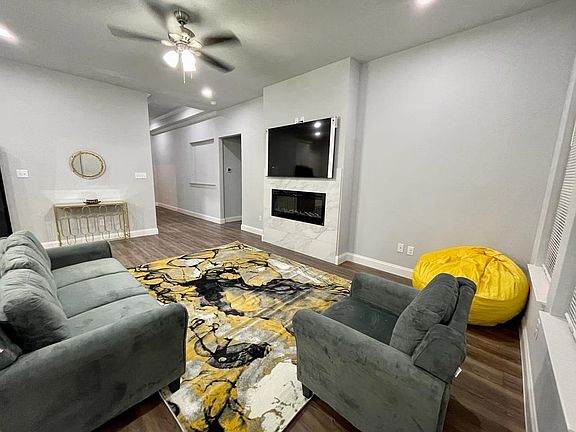 5th image of 3355 Bowles St