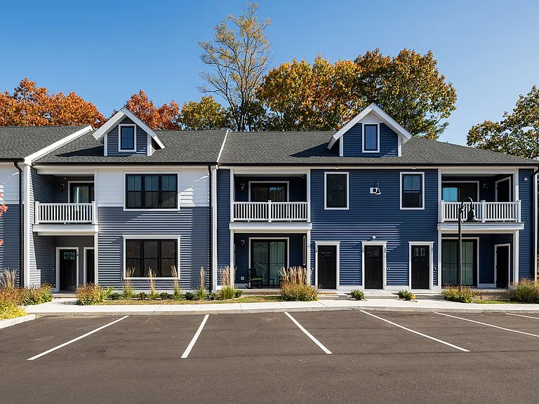 Bridge Road Commons — Photo 9