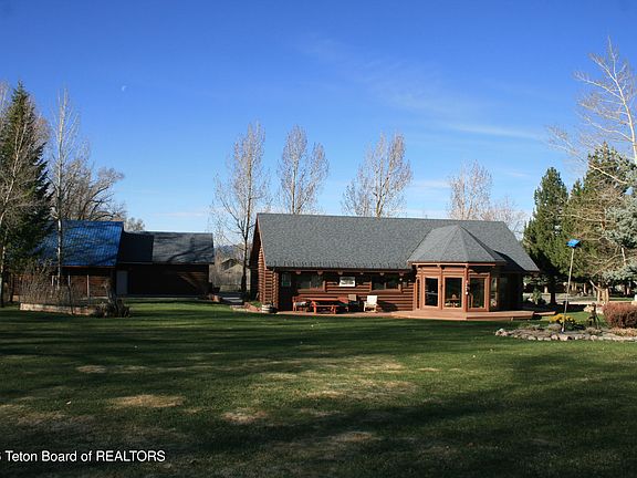 5th image of 1458 Hardman Rd