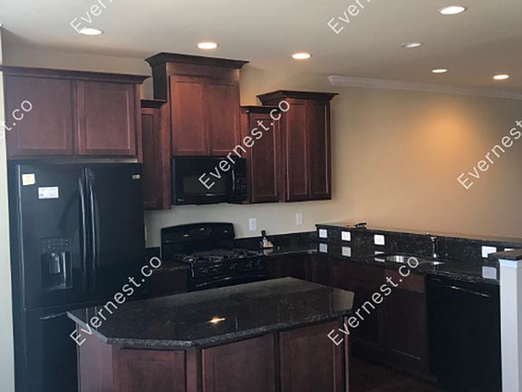 3rd image of 18 Ocala Way