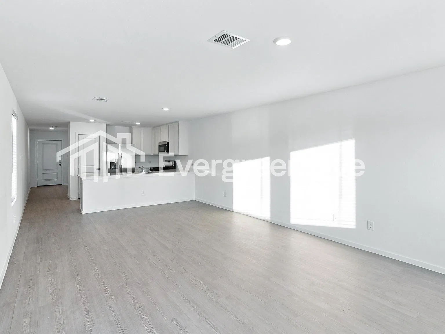 3 bed, 2.0 bath, 1402 sqft, $1,705 — Photo 4