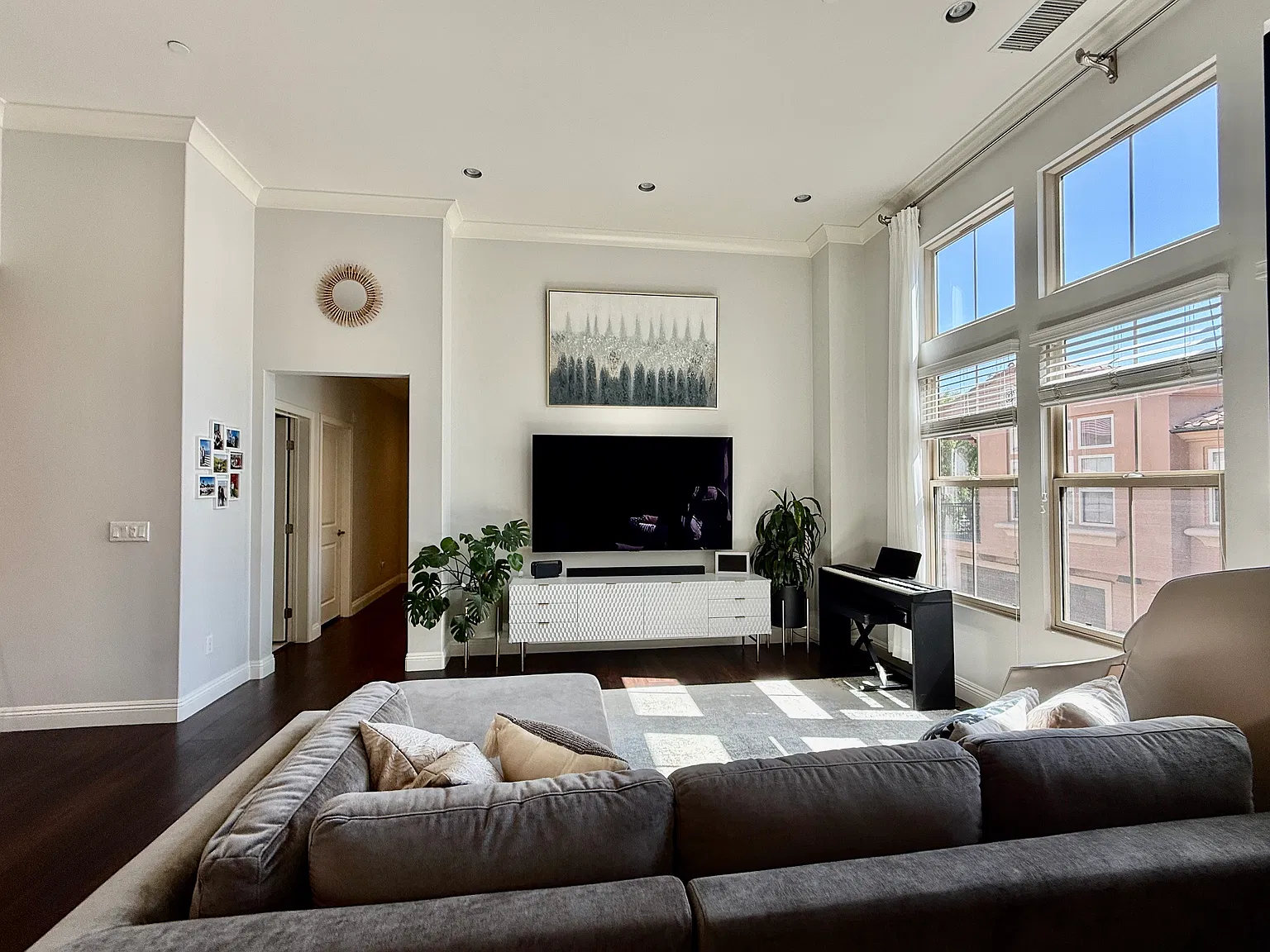 2 bed, 1378 sqft, $4,300 — Photo 3