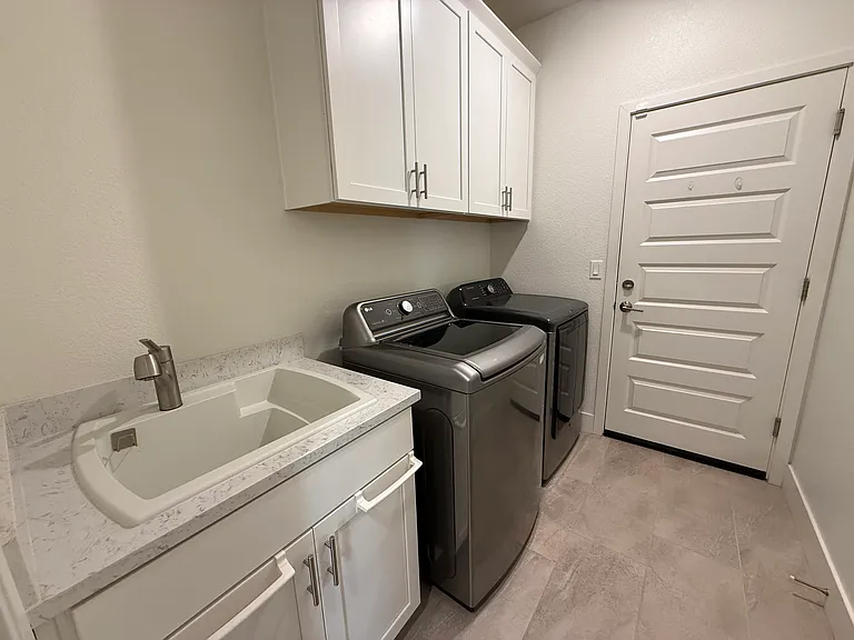 12920 Knightsbrook Ave — Photo 30