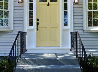 30 South St, Barrington, RI 02806