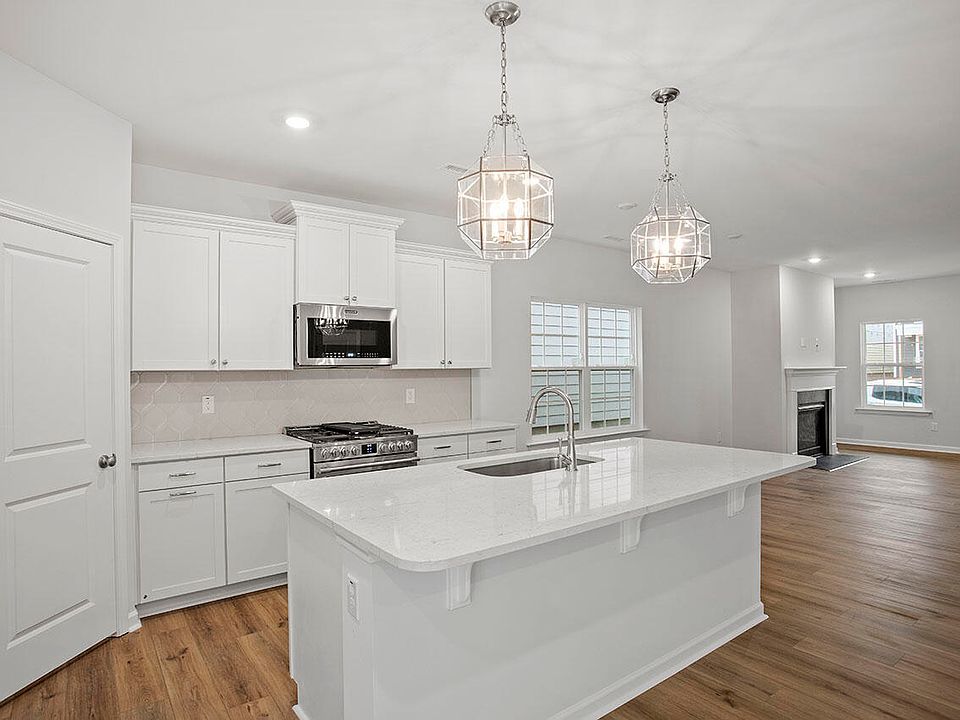 1st image of 635 Georgias Landing Pkwy #94