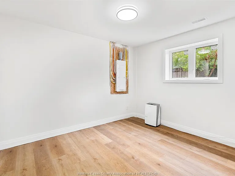 121 Allison Ave — Photo 24