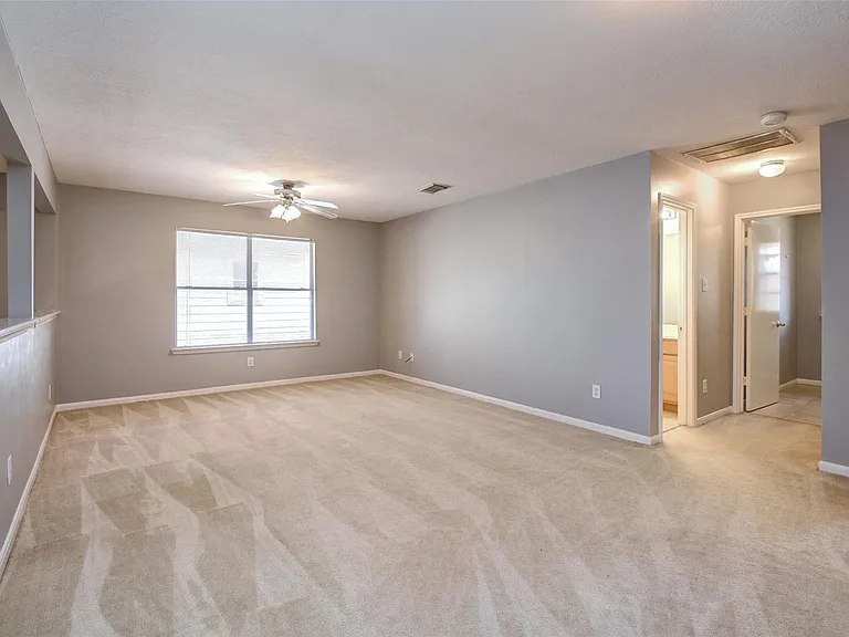 2114 Whirlaway Dr — Photo 31