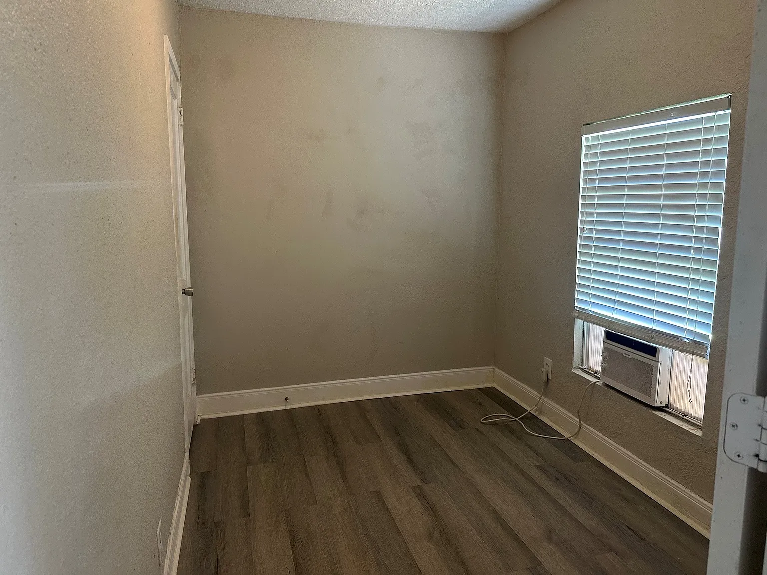 1709 West 4th Street - 1 — Photo 3