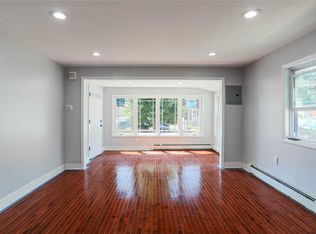 194-13 114th Dr, Saint Albans, NY 11412