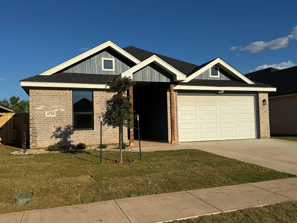 3114 Desert Rose Dr
