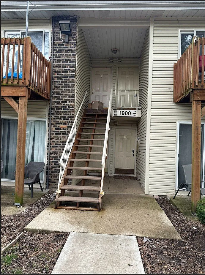 1900 Light Rd — Photo 1