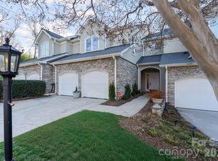 3431 Royal Crest Dr, Charlotte, NC 28210