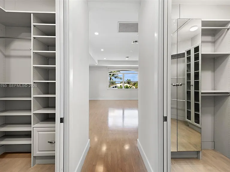 552 Palm Dr — Photo 38