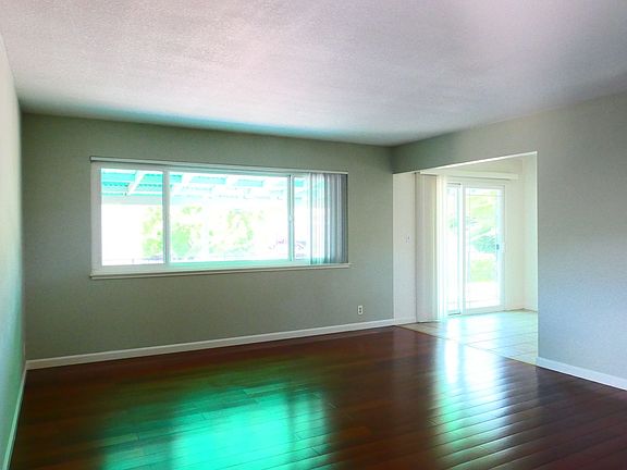 5th image of 737 Golden Oak Ct #7